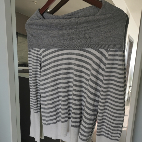 knit sweater - Picture 2 of 2